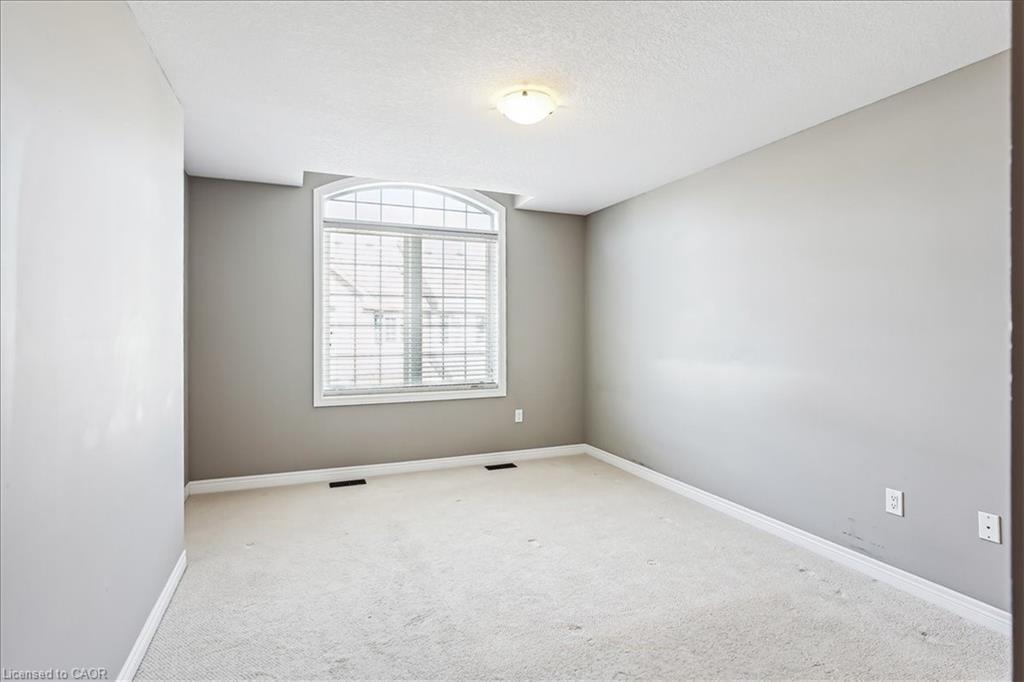 48-2086 Ghent Avenue, Burlington, ON - Indoor Photo Showing Other Room