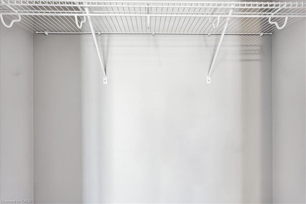 48-2086 Ghent Avenue, Burlington, ON - Indoor With Storage