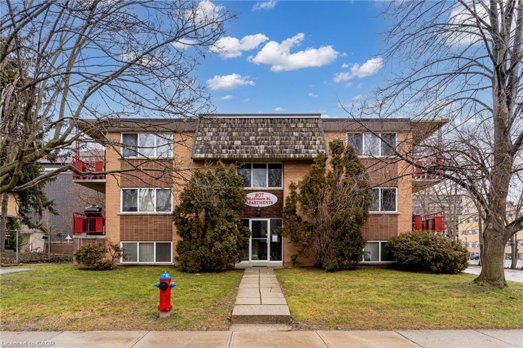 B-807 Robinson Street, Burlington, ON - Outdoor With Facade