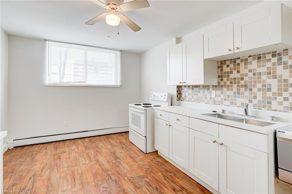 B-807 Robinson Street, Burlington, ON - Indoor Photo Showing Kitchen With Double Sink