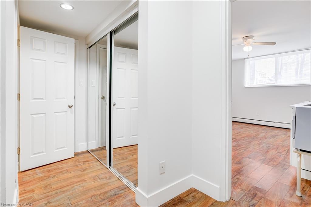 B-807 Robinson Street, Burlington, ON - Indoor Photo Showing Other Room