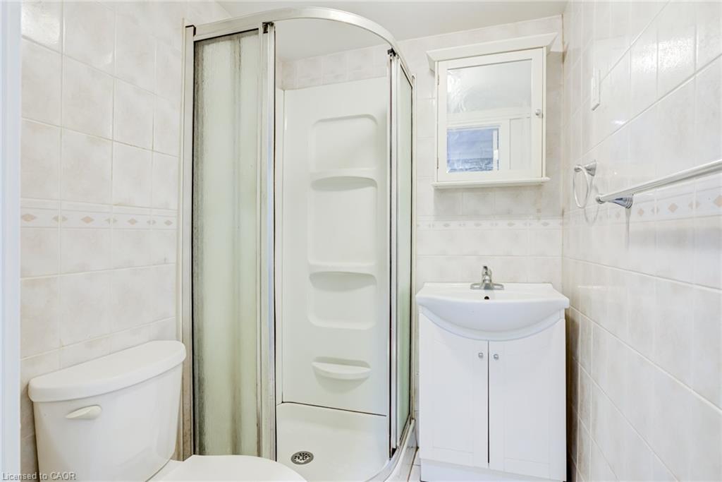 B-807 Robinson Street, Burlington, ON - Indoor Photo Showing Bathroom