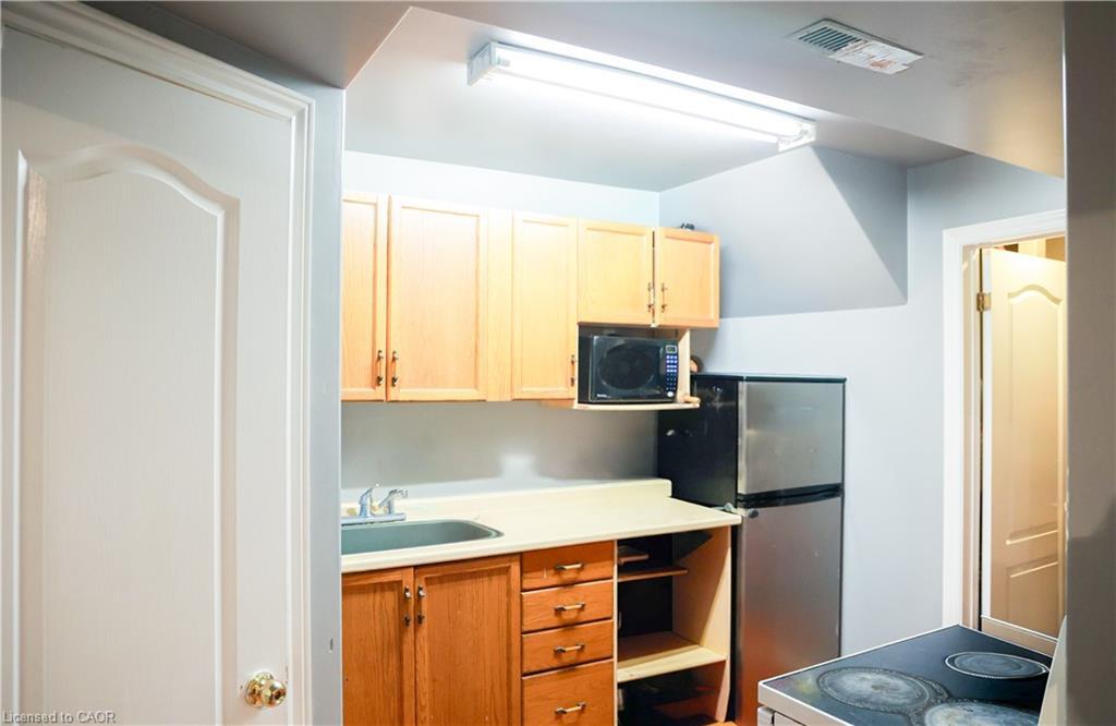 67 Stollar Boulevard, Barrie, ON - Indoor Photo Showing Kitchen