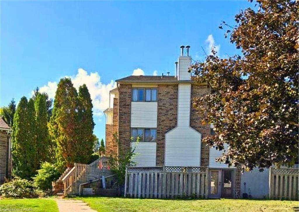 9-21 Wren Court, Tillsonburg, ON - Outdoor