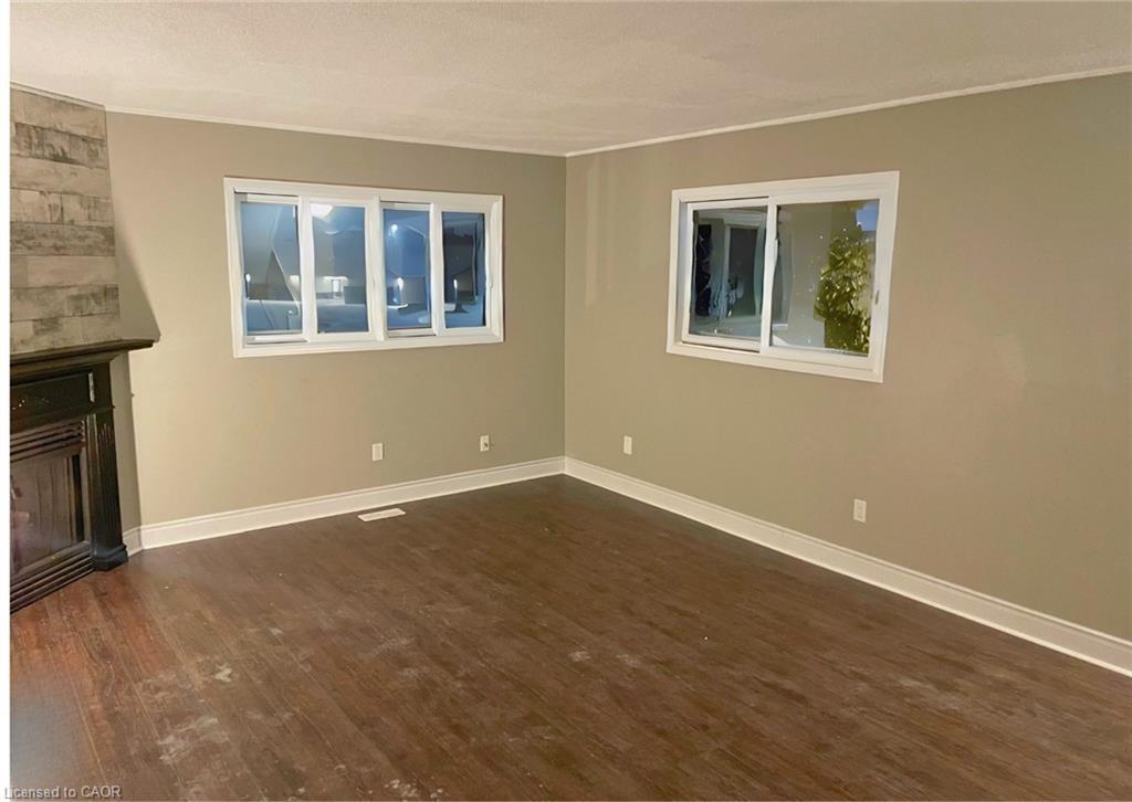 9-21 Wren Court, Tillsonburg, ON - Indoor Photo Showing Other Room