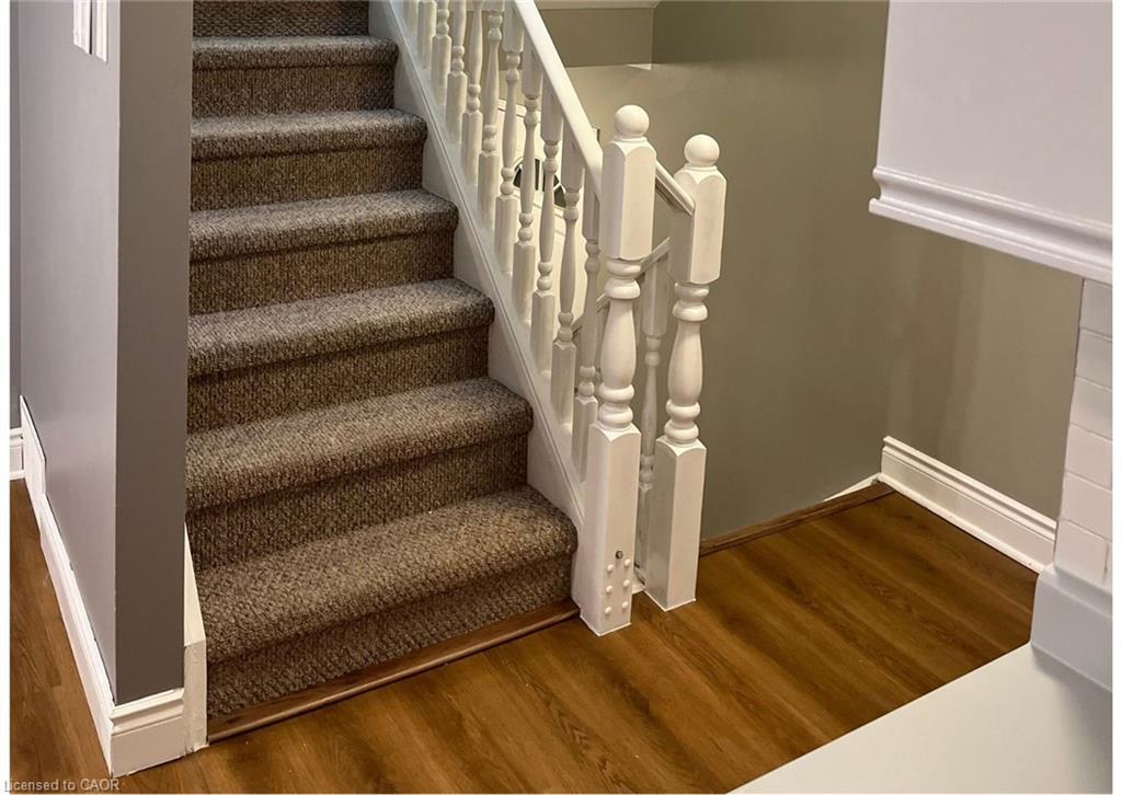 9-21 Wren Court, Tillsonburg, ON - Indoor Photo Showing Other Room