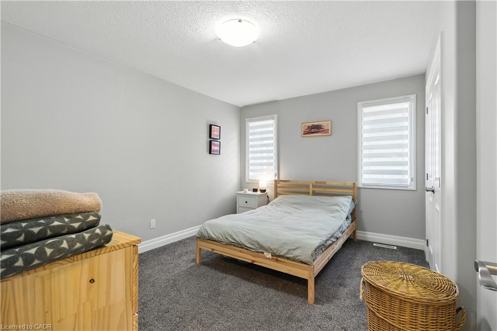 10 Honey Bend, St. Thomas, ON - Indoor Photo Showing Bedroom