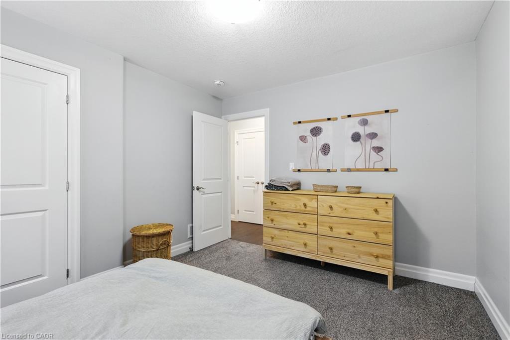 10 Honey Bend, St. Thomas, ON - Indoor Photo Showing Bedroom