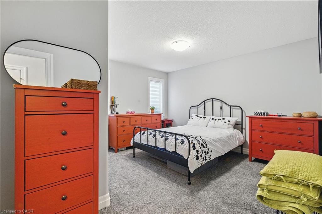 10 Honey Bend, St. Thomas, ON - Indoor Photo Showing Bedroom