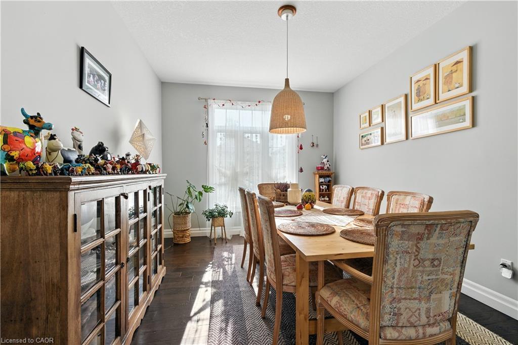 10 Honey Bend, St. Thomas, ON - Indoor Photo Showing Dining Room