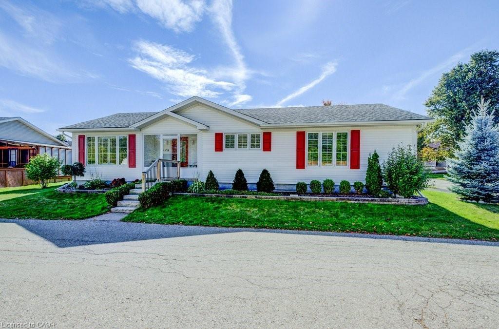 128 Wesley Crescent, Waterloo, ON - Outdoor With Facade