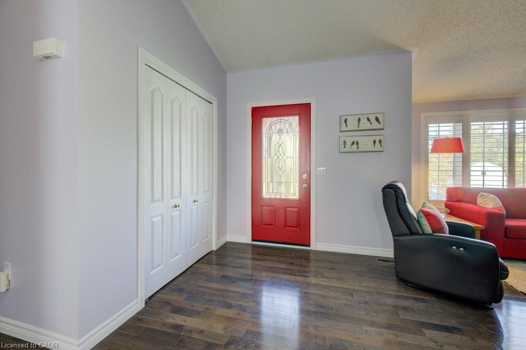 128 Wesley Crescent, Waterloo, ON - Indoor