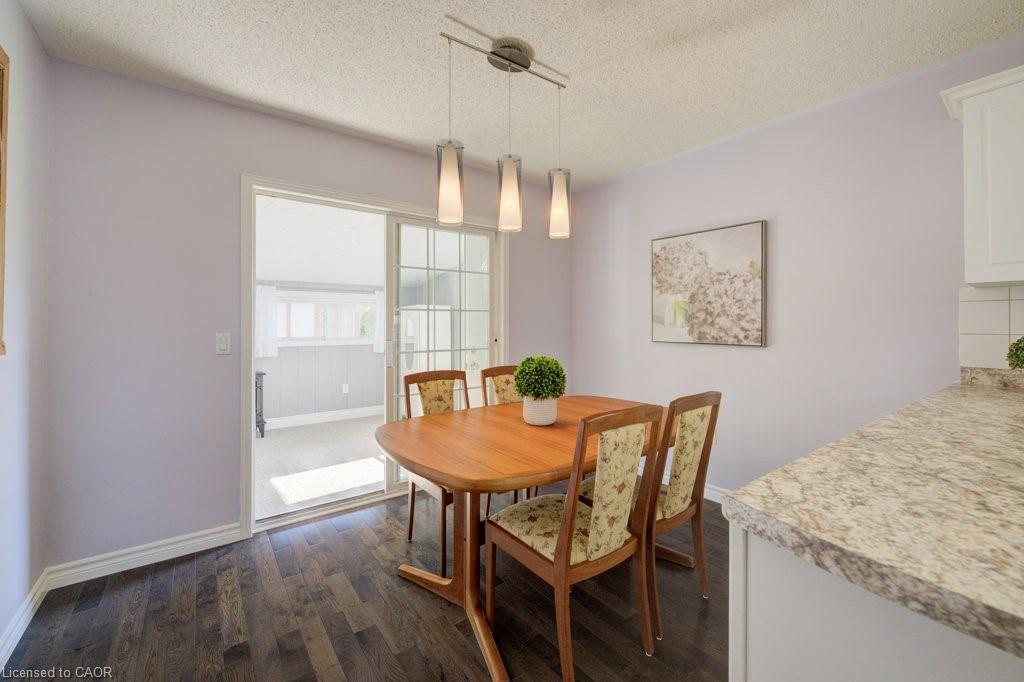 128 Wesley Crescent, Waterloo, ON - Indoor Photo Showing Dining Room