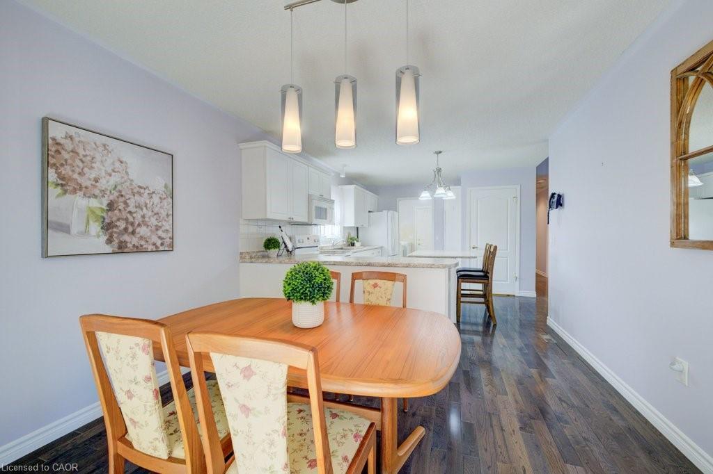 128 Wesley Crescent, Waterloo, ON - Indoor Photo Showing Dining Room