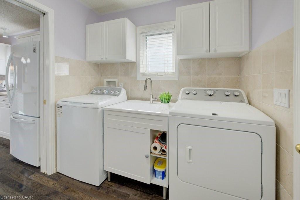 128 Wesley Crescent, Waterloo, ON - Indoor Photo Showing Laundry Room