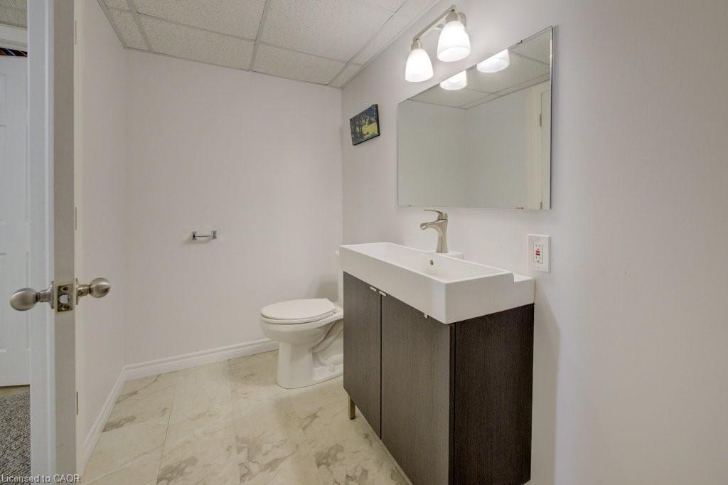 128 Wesley Crescent, Waterloo, ON - Indoor Photo Showing Bathroom