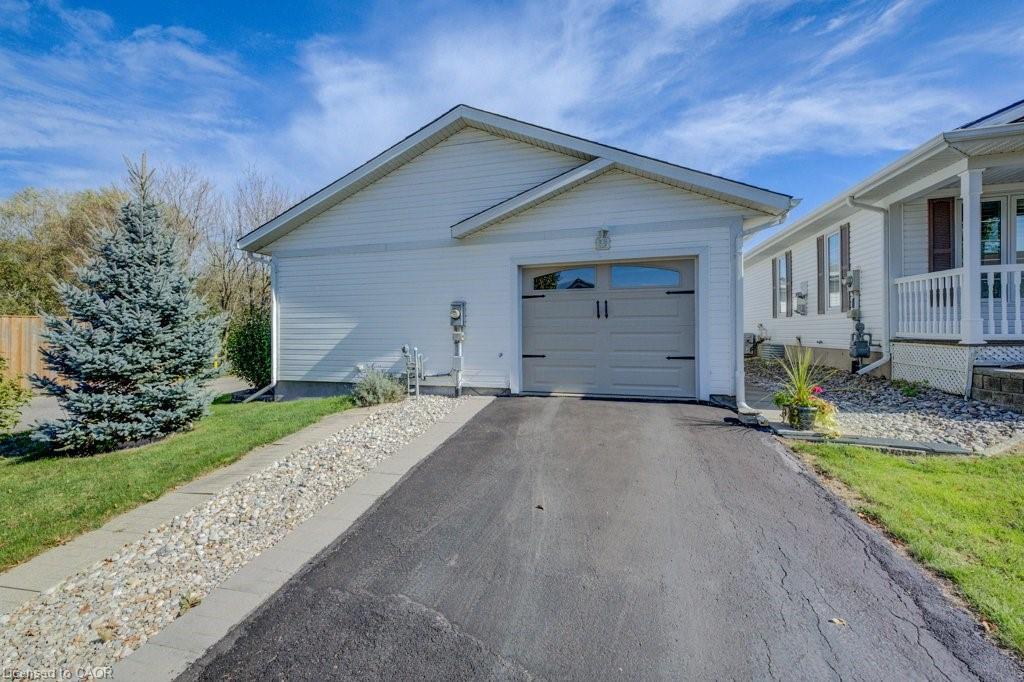 128 Wesley Crescent, Waterloo, ON - Outdoor