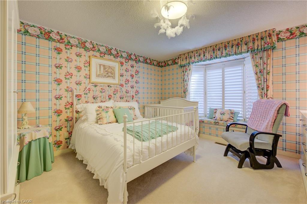592 Manorwood Court, Waterloo, ON - Indoor Photo Showing Bedroom