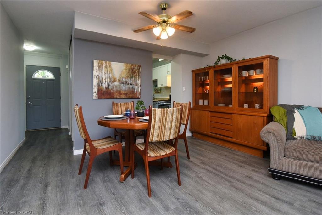 212-350 Quigley Road, Hamilton, ON - Indoor Photo Showing Dining Room