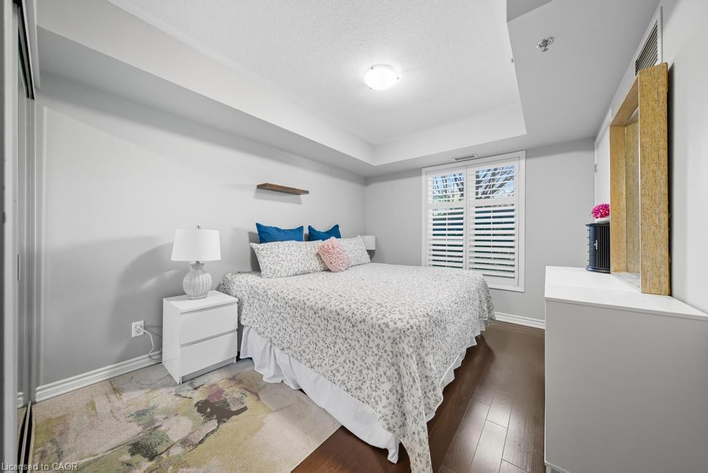 121-3070 Rotary Way, Burlington, ON - Indoor Photo Showing Bedroom