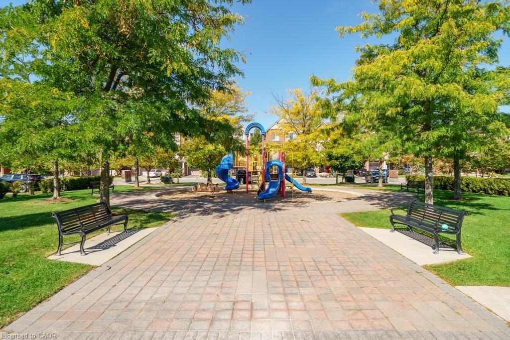 121-3070 Rotary Way, Burlington, ON - Outdoor With Deck Patio Veranda