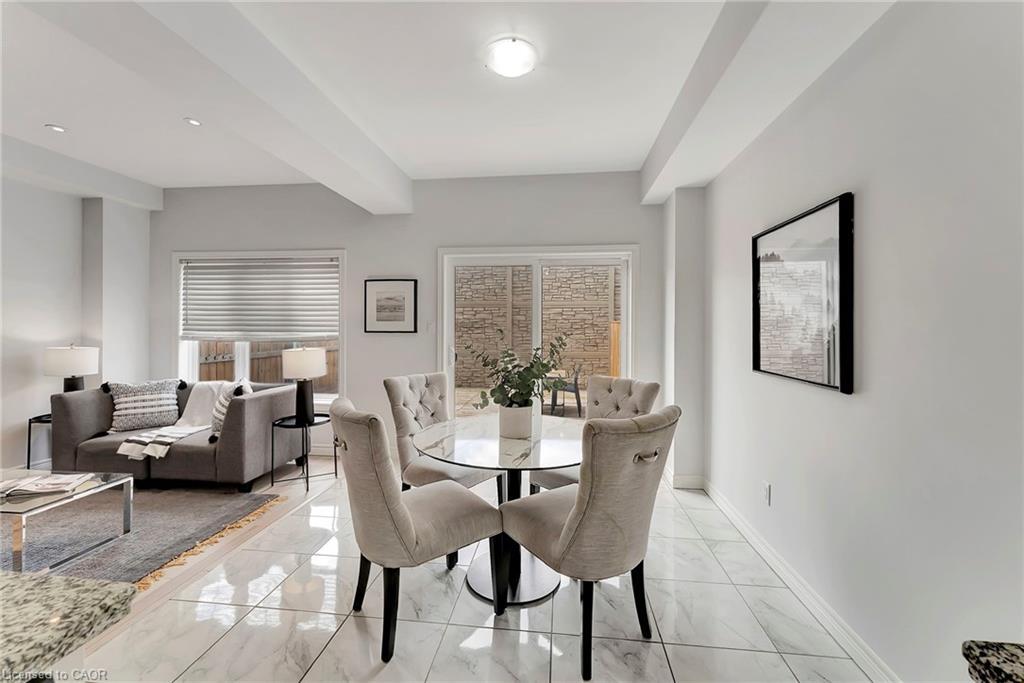 18-98 Shoreview Place, Stoney Creek, ON - Indoor Photo Showing Dining Room
