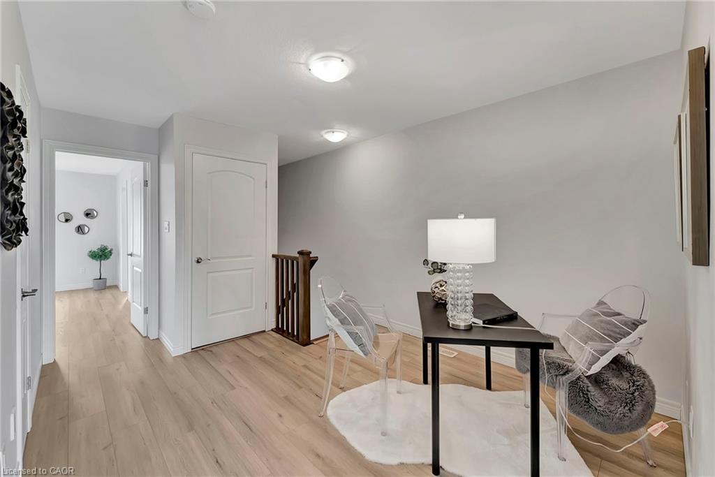 18-98 Shoreview Place, Stoney Creek, ON - Indoor Photo Showing Other Room