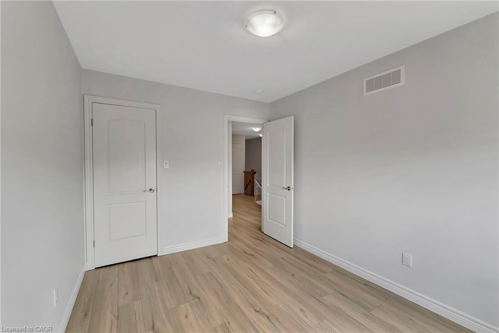 18-98 Shoreview Place, Stoney Creek, ON - Indoor Photo Showing Other Room