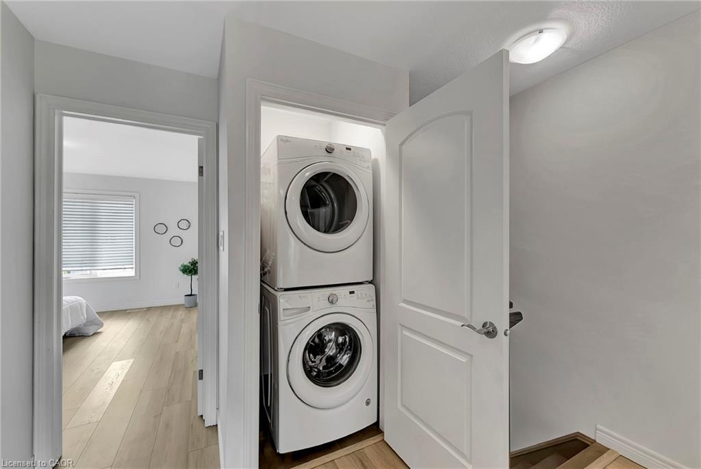 18-98 Shoreview Place, Stoney Creek, ON - Indoor Photo Showing Laundry Room