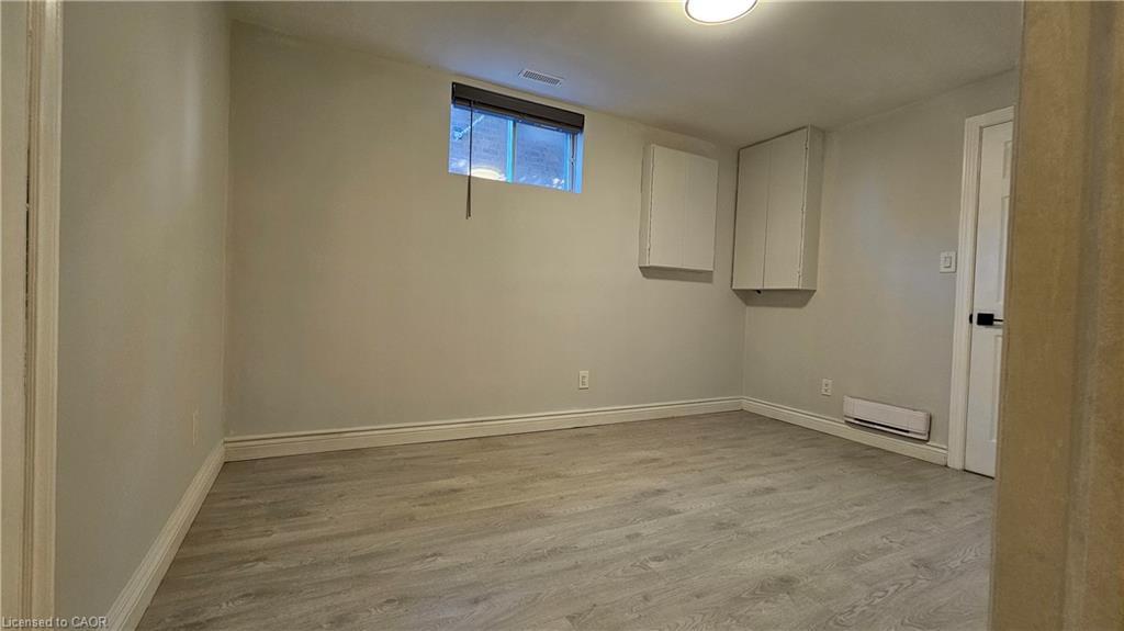 110 Abbot Drive, Hamilton, ON - Indoor Photo Showing Other Room