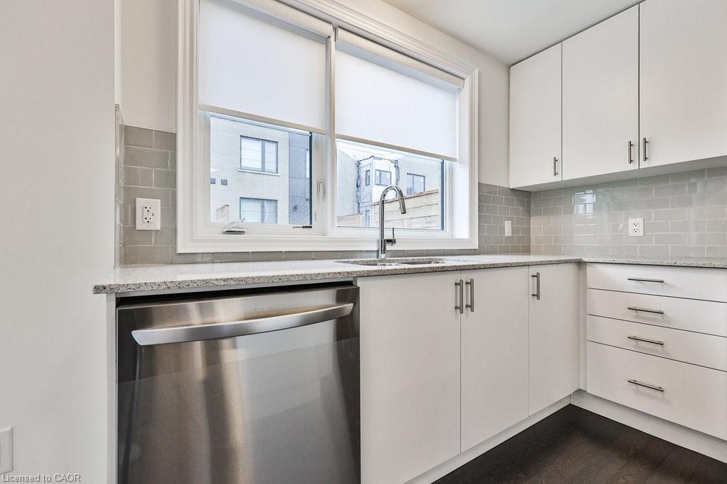 39-2273 Turnberry Road, Burlington, ON - Indoor Photo Showing Kitchen