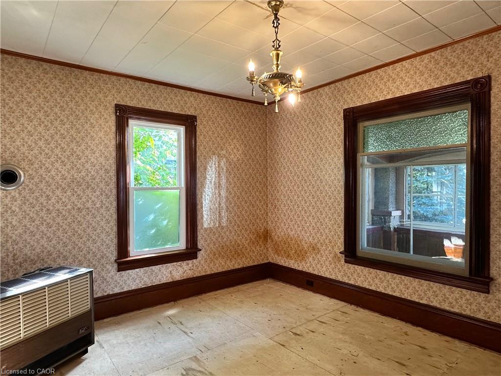 541 Broad Street E, Dunnville, ON - Indoor Photo Showing Other Room