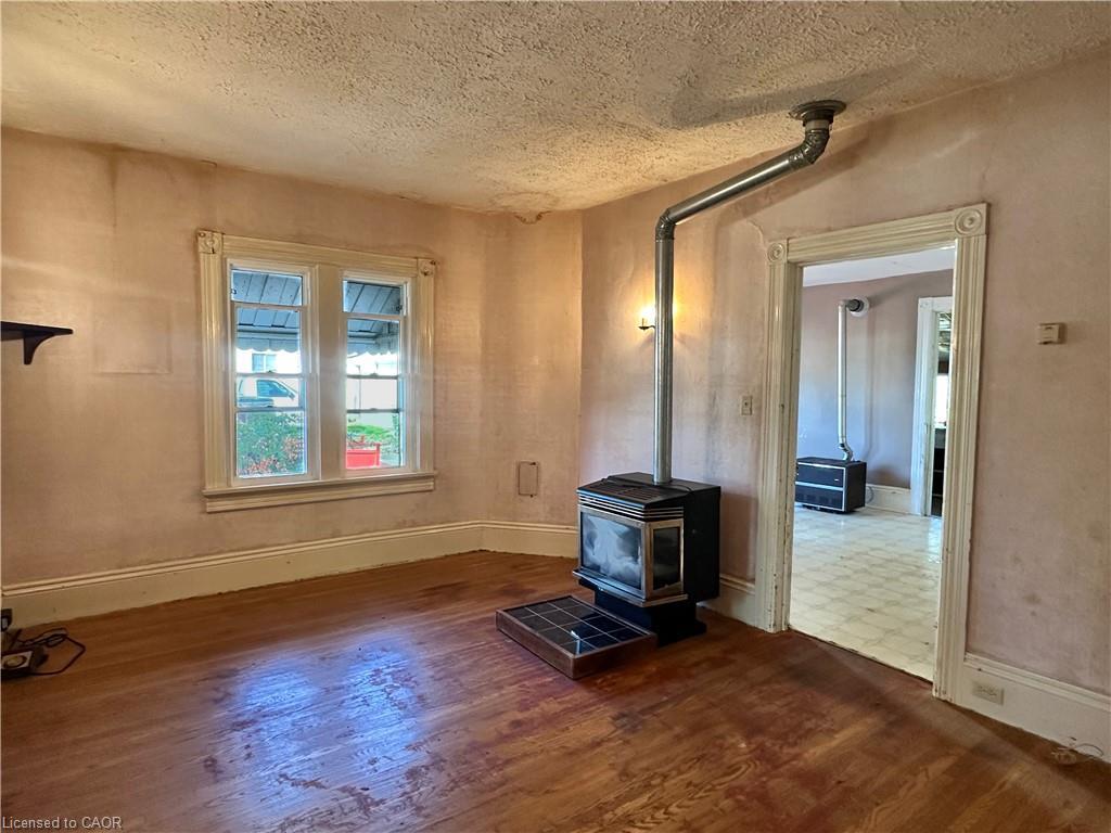 541 Broad Street E, Dunnville, ON - Indoor Photo Showing Other Room