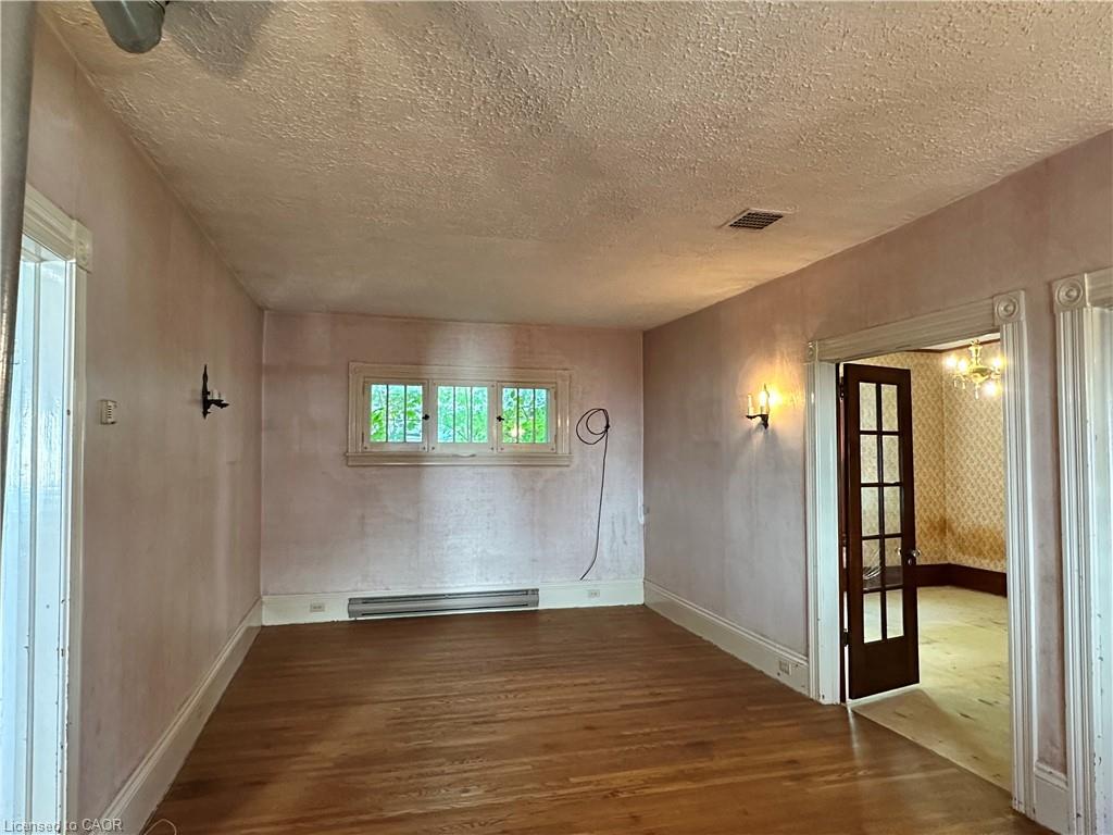 541 Broad Street E, Dunnville, ON - Indoor Photo Showing Other Room