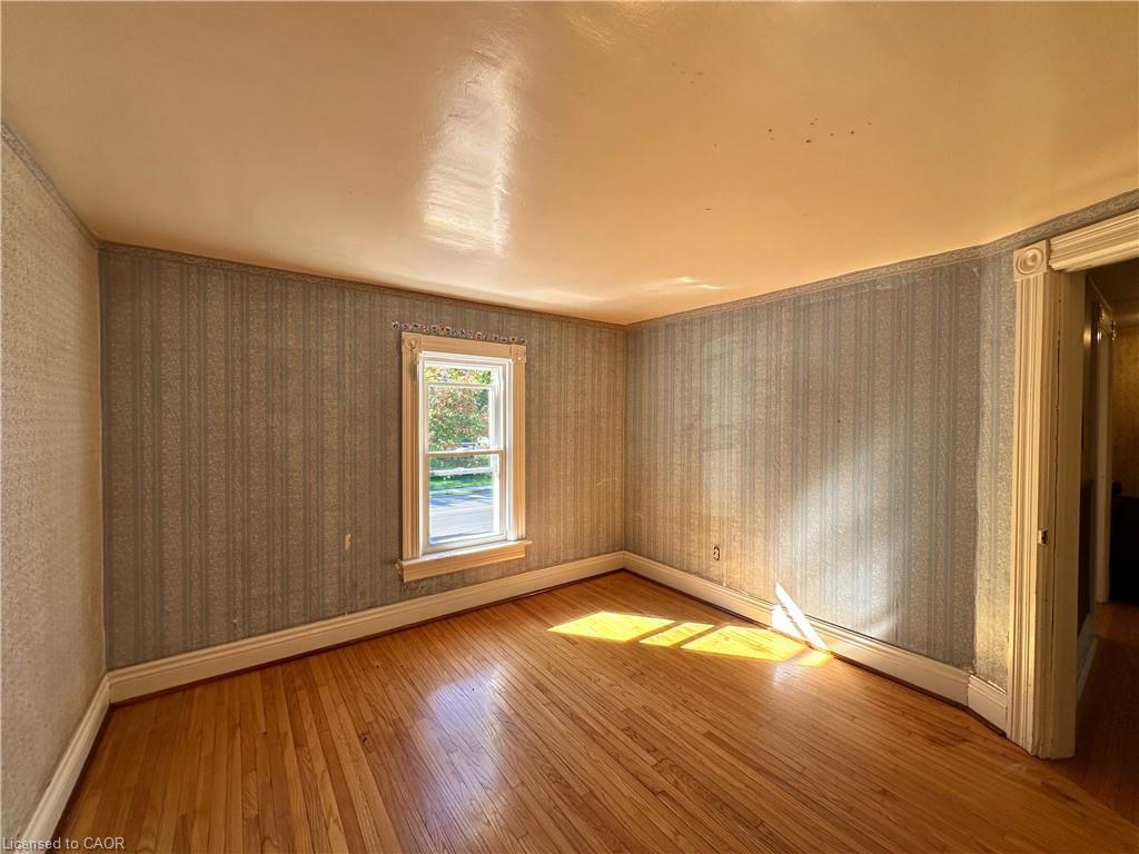 541 Broad Street E, Dunnville, ON - Indoor Photo Showing Other Room