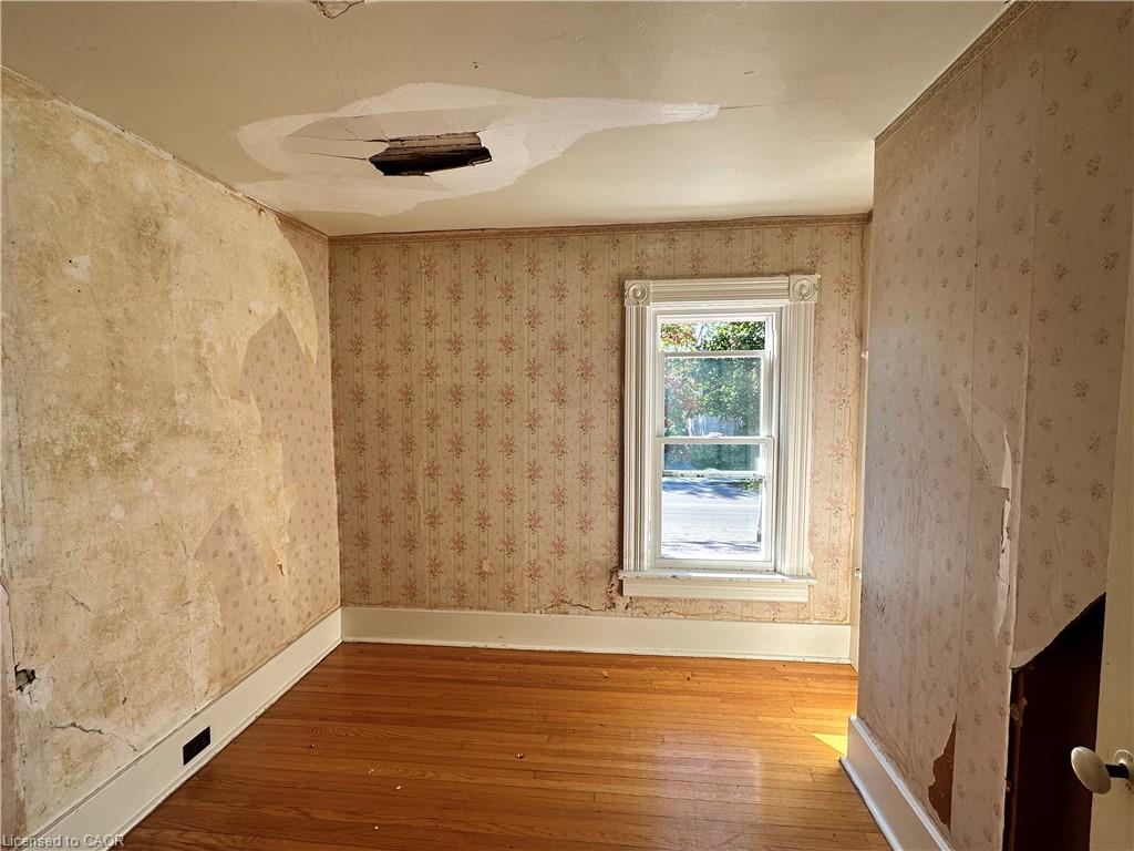 541 Broad Street E, Dunnville, ON - Indoor Photo Showing Other Room