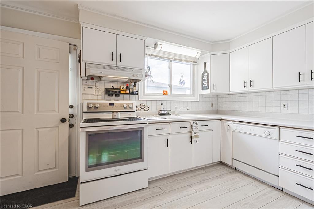 44 Billington Crescent, Hamilton, ON - Indoor Photo Showing Kitchen