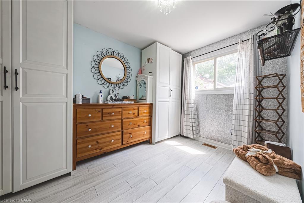 44 Billington Crescent, Hamilton, ON - Indoor Photo Showing Other Room