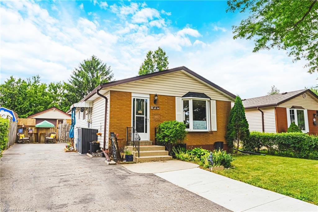 44 Billington Crescent, Hamilton, ON - Outdoor With Facade
