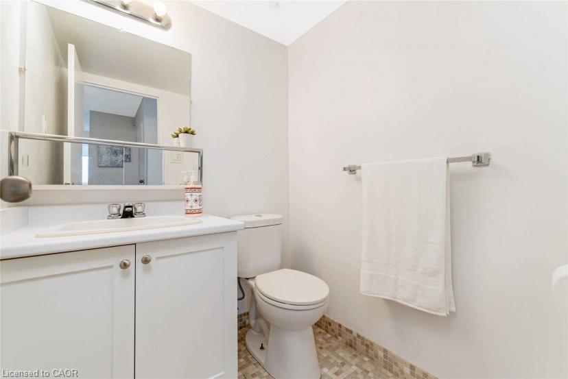 1208-150 Charlton Avenue E, Hamilton, ON - Indoor Photo Showing Bathroom