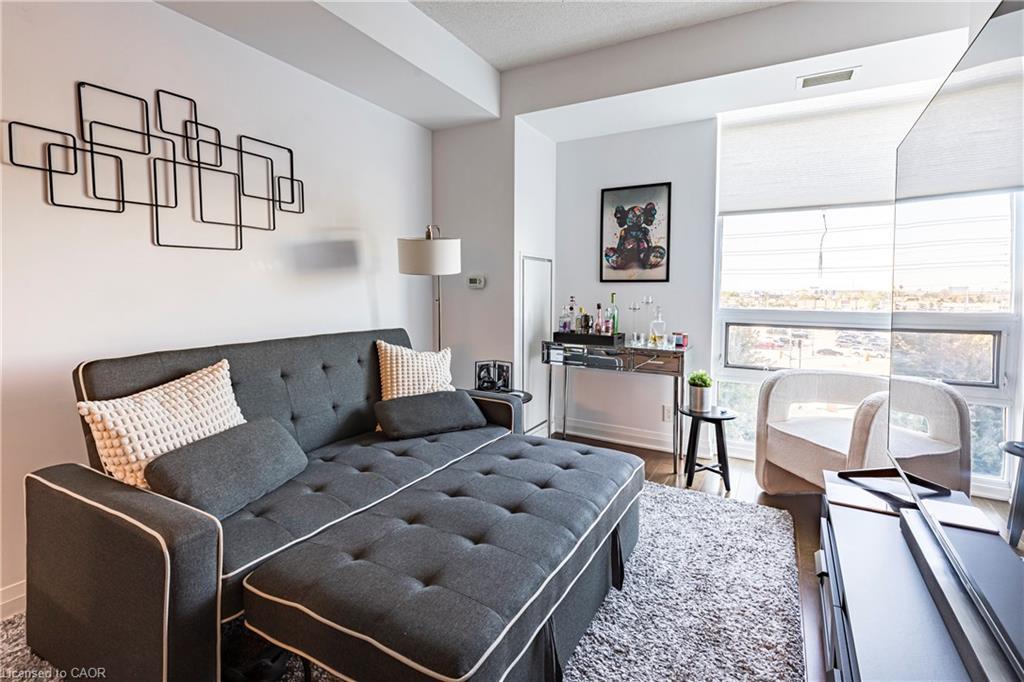 502-1055 Southdown Road, Mississauga, ON - Indoor