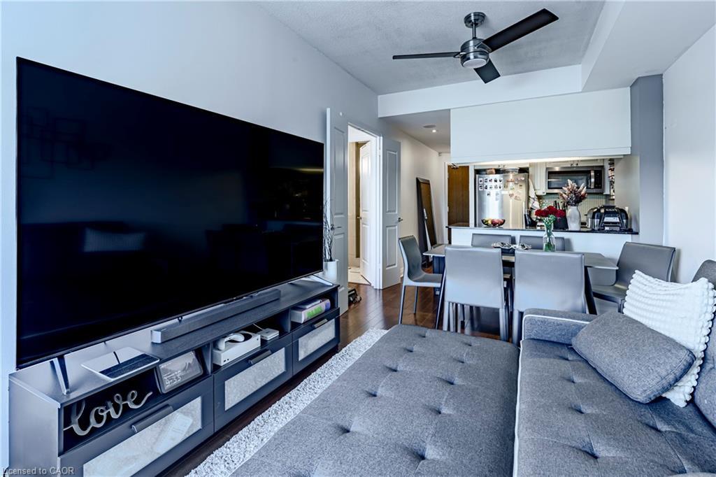 502-1055 Southdown Road, Mississauga, ON - Indoor Photo Showing Other Room