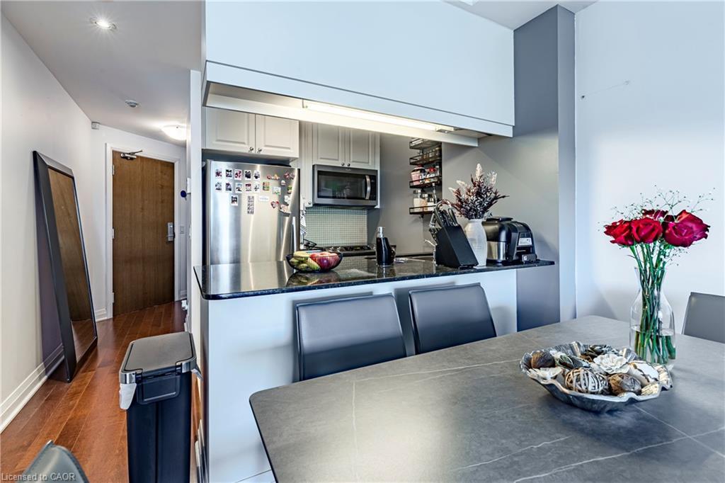 502-1055 Southdown Road, Mississauga, ON - Indoor