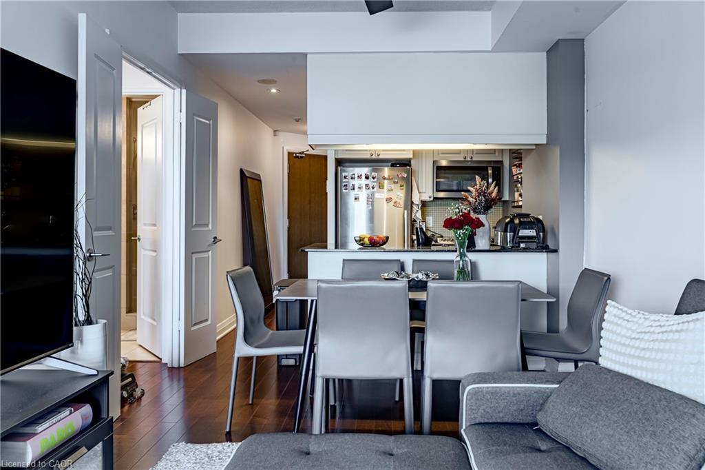 502-1055 Southdown Road, Mississauga, ON - Indoor