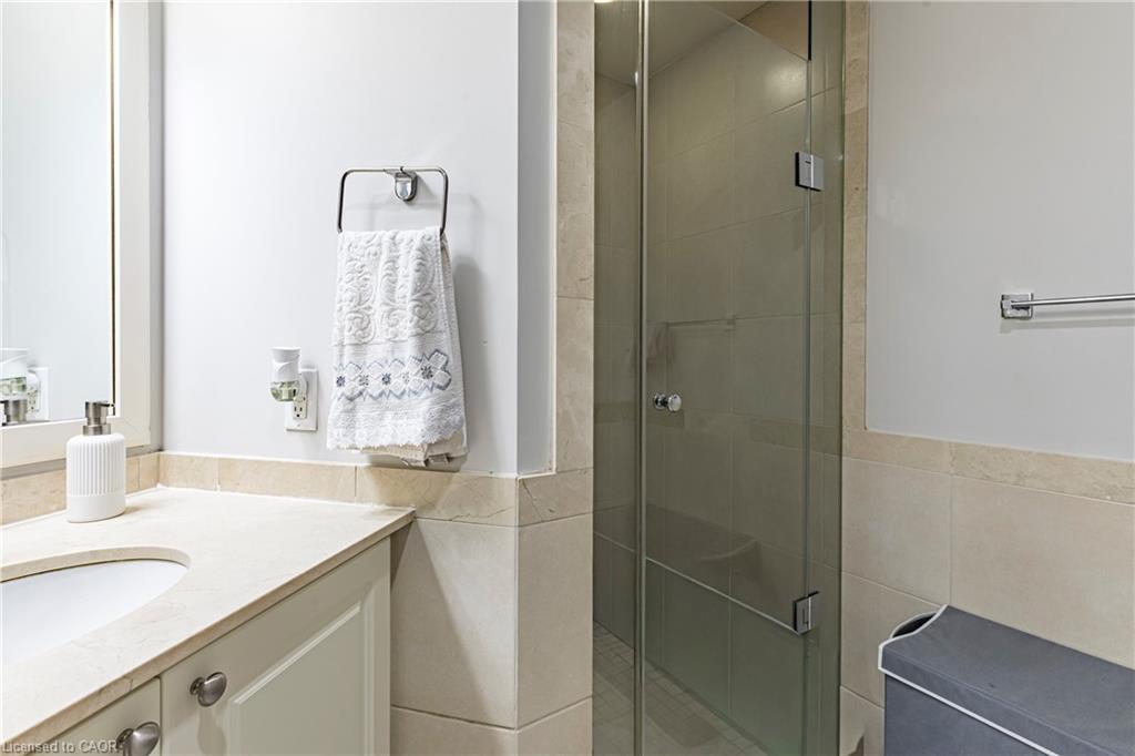 502-1055 Southdown Road, Mississauga, ON - Indoor Photo Showing Bathroom