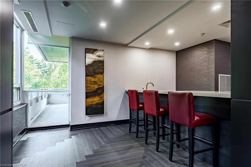 502-1055 Southdown Road, Mississauga, ON - Indoor