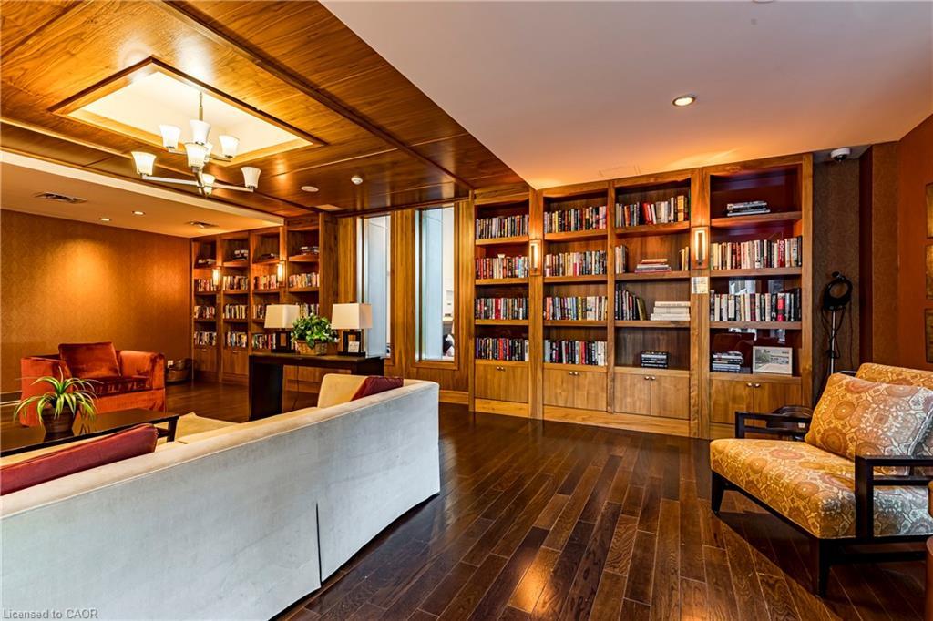 502-1055 Southdown Road, Mississauga, ON - Indoor