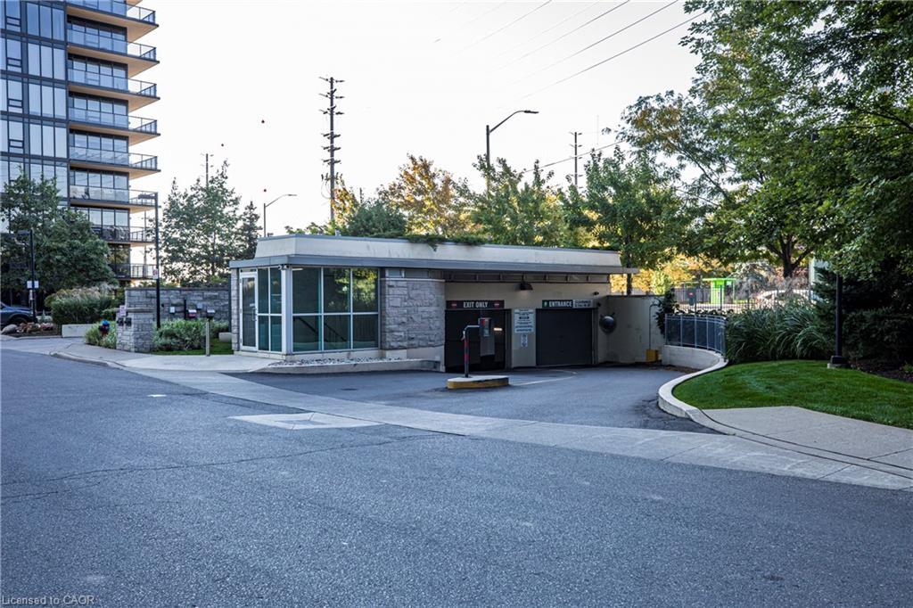502-1055 Southdown Road, Mississauga, ON - Outdoor