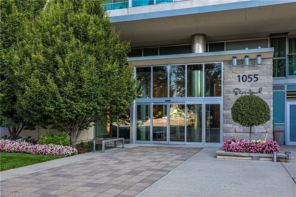 502-1055 Southdown Road, Mississauga, ON - Outdoor