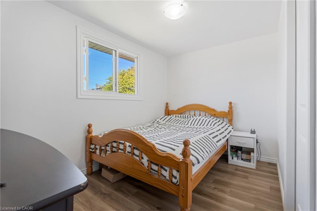 879 Upper Sherman Avenue, Hamilton, ON - Indoor Photo Showing Bedroom